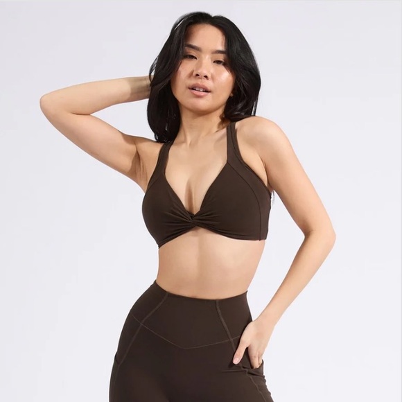 Buffbunny Collection Other - Buffbunny Twisted Curve Sports Bra